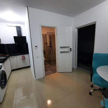 House Side By Side Appartement Braşov Buitenkant foto