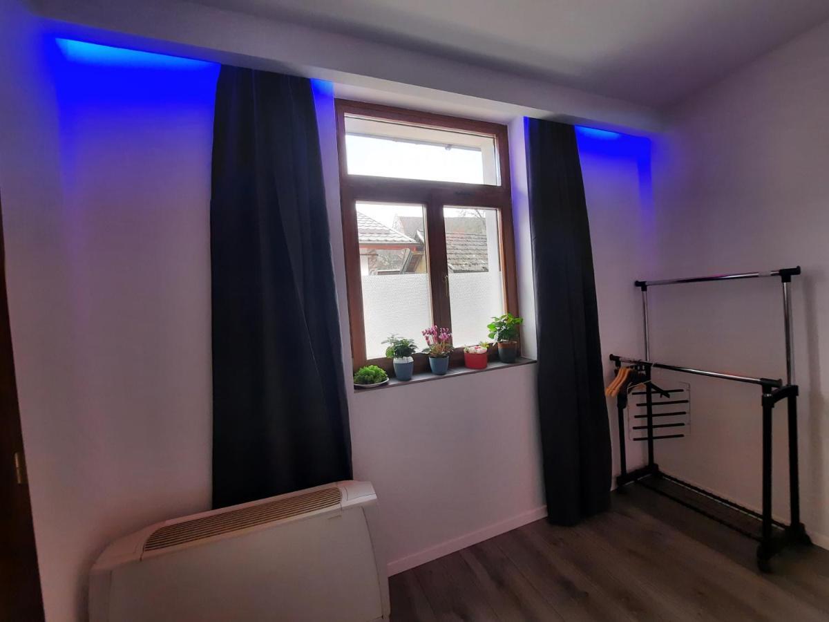 House Side By Side Appartement Braşov Buitenkant foto