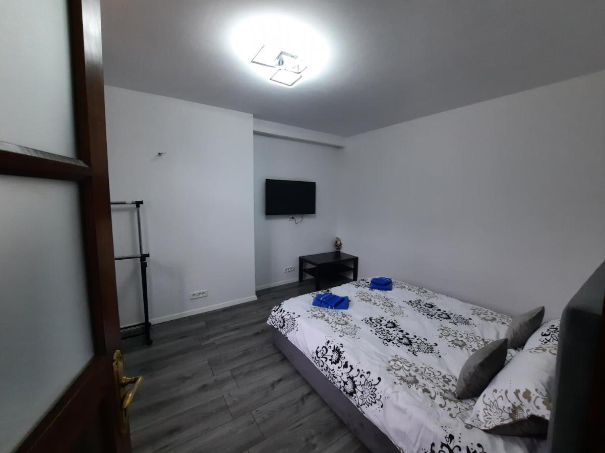 House Side By Side Appartement Braşov Buitenkant foto