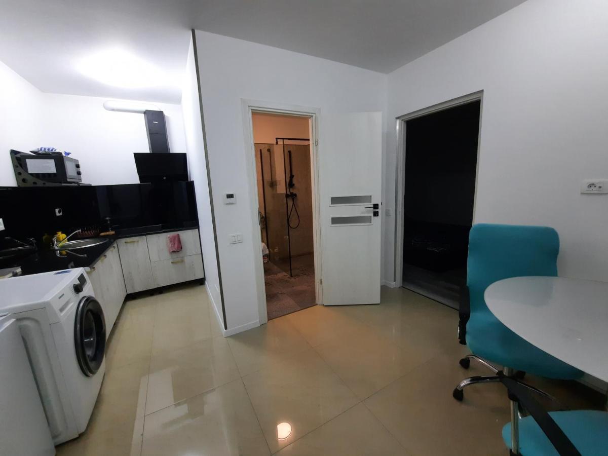 House Side By Side Appartement Braşov Buitenkant foto