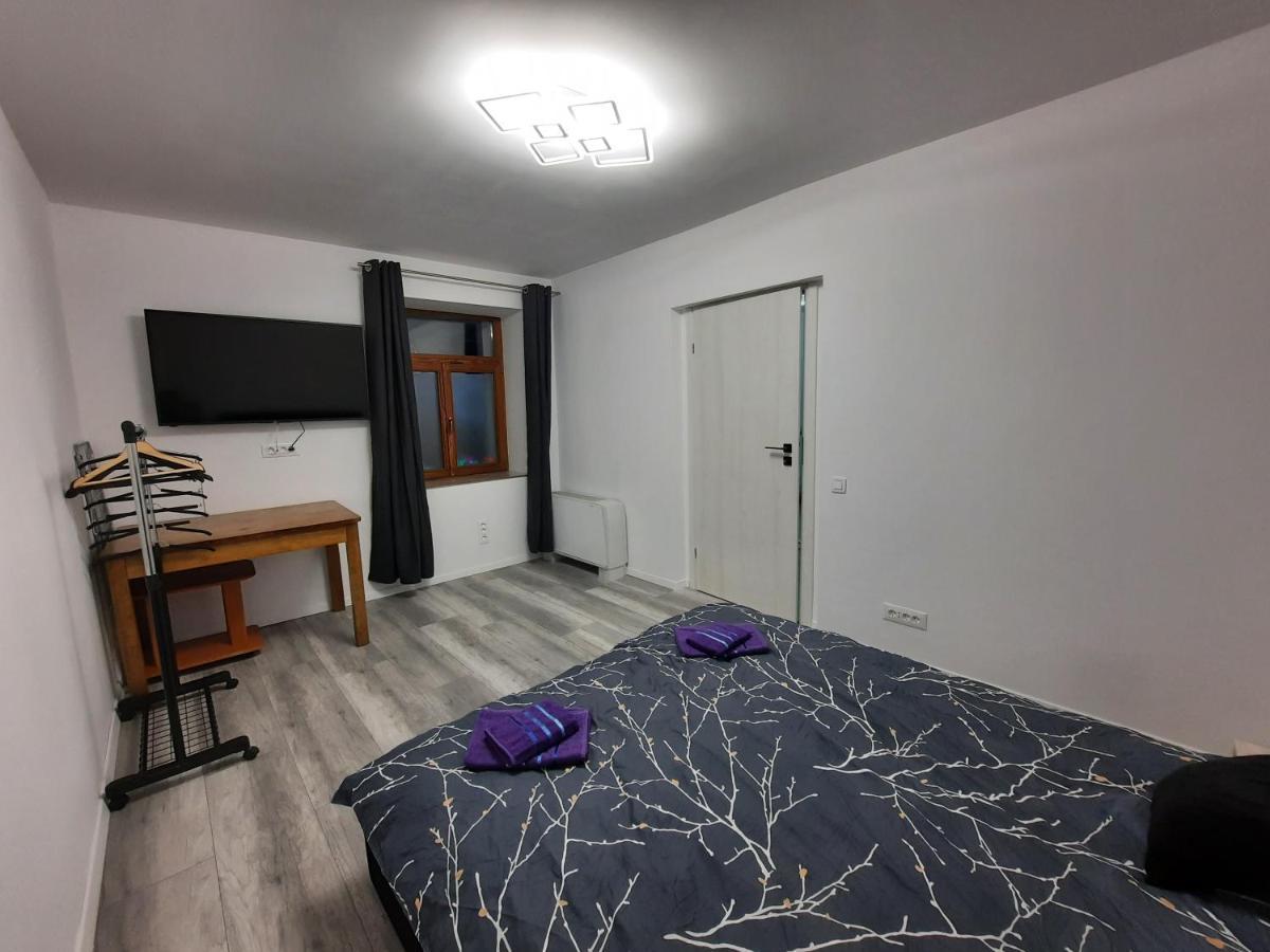House Side By Side Appartement Braşov Buitenkant foto
